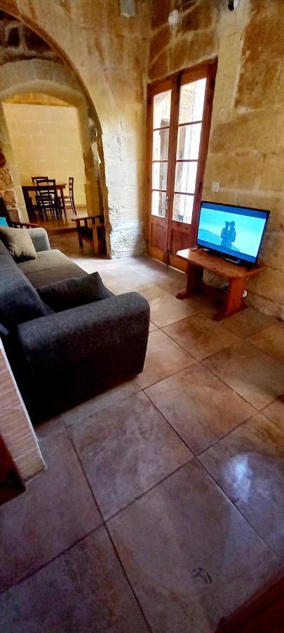 הוילה Santa Luċija Ta Lucia Farmhouse With Private Pool And Bbq מראה חיצוני תמונה